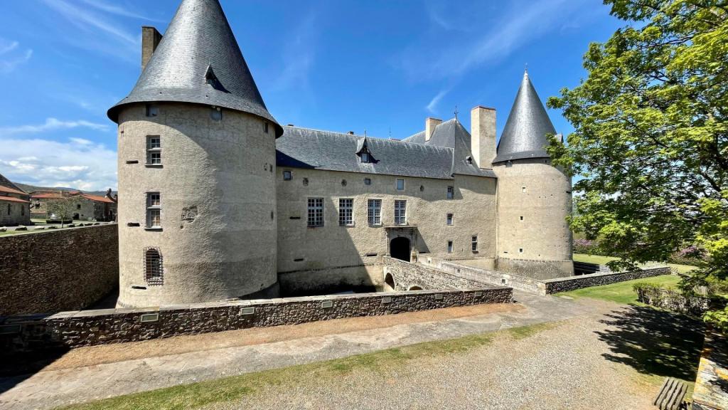 Oh My Château! - Château de Villeneuve-Lembron - thumbnail