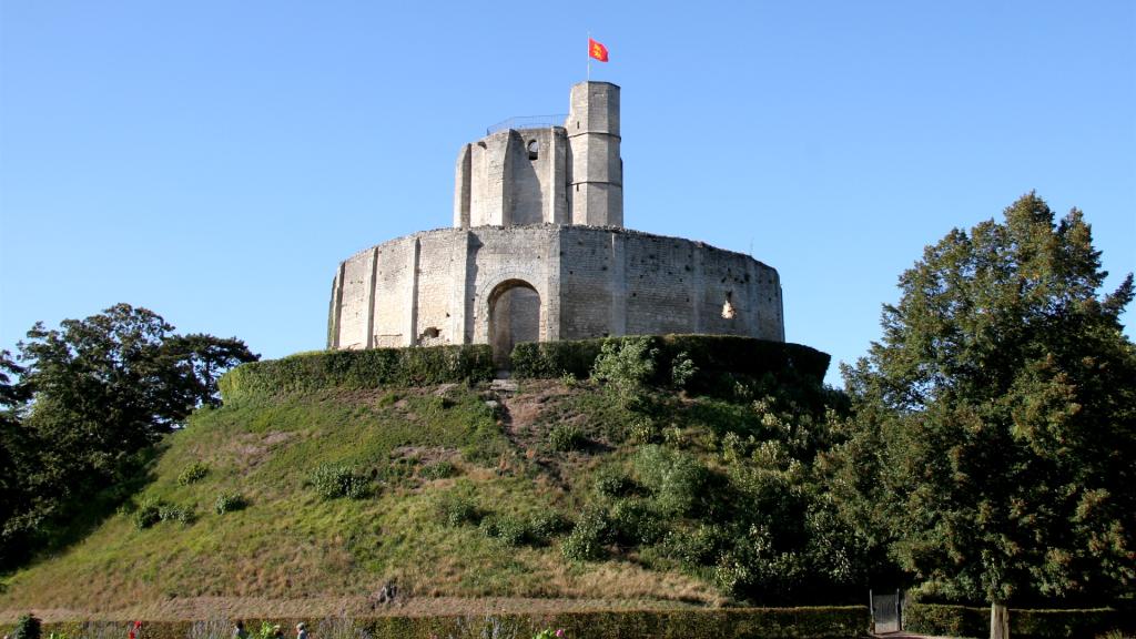 Oh My Château! - Château de Gisors - thumbnail