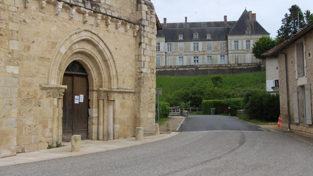Oh My Château! - Chateau de Sommieres du Clain - thumbnail