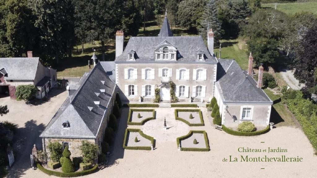 Oh My Château! - Château et Jardins de La Montchevalleraie - thumbnail