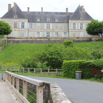 Oh My Château! - Chateau de Sommieres du Clain - thumbnail 1